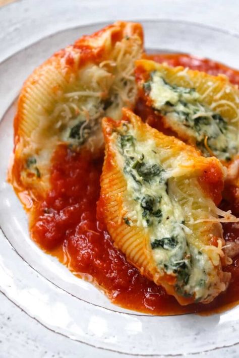 Giant Stuffed Shells Recipe, Stuffed Giant Shells, Giant Shells Recipes, Giant Stuffed Shells, Baked Shells Stuffed, Spinach Stuffed Shells Recipe, Riccota Cheese Recipes Dinners, Cheese And Spinach Stuffed Shells, Stuffed Shells With Spinach