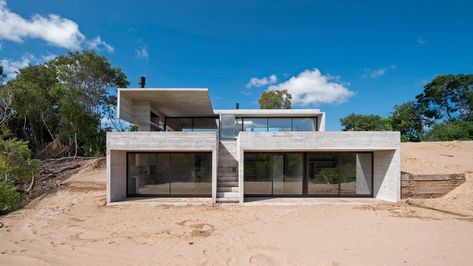 Modern Concrete House Design, Concrete Block House, Modern Concrete House, Concrete House Design, Concrete Homes, Dunes House, Concrete Houses, Concrete Home, Exposed Concrete