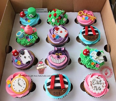 Alice In Wonderland Tea Party Food, Twin Birthday Party, Wonderland Cupcakes, Alice In Wonderland Cupcakes, Tea Party Cupcakes, Disney Cupcakes, Alice In Wonderland Decorations, Baking Theme, Disney Desserts