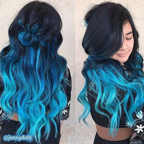 Also in different colors such as pink, purple, red, etc. Light Blue Ombre Hair, Blue And Red Hair, Short Hair Mohawk, Black Purple Ombre, Purple Ombre Hair, Androgynous Hair, Blue Ombre Hair, Light Blue Hair, Unicorn Hair