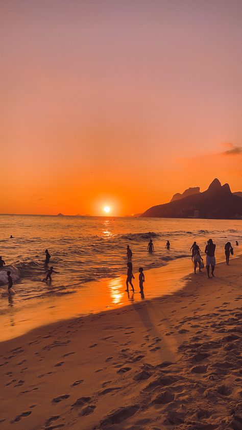 Gap Year Travel, Visit Brazil, Ipanema Beach, Sunset At The Beach, Backpacking Asia, Golden Life, Photo Recreation, Golden Sunset, Surf Life