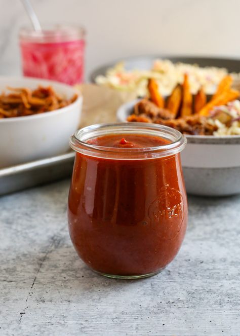 Homemade Date BBQ Sauce (Vegan, No Added Sugar) Date Sauce Recipe, Healthy Bbq Sauce, Kitchen Sync, Fiber Fueled, Vinegar Based Bbq Sauce, Vegan Bbq Sauce, Rib Sauce, Homemade Bbq Sauce, Vegan Bbq