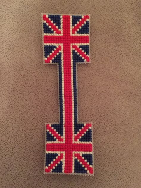 Union flag keyring Making Keychains, Union Flag, Plastic Canvas Pattern, Plastic Canvas Stitches, Plastic Mesh, Uk Flag, Plastic Canvas Christmas, Plastic Canvas Crafts, Canvas Projects