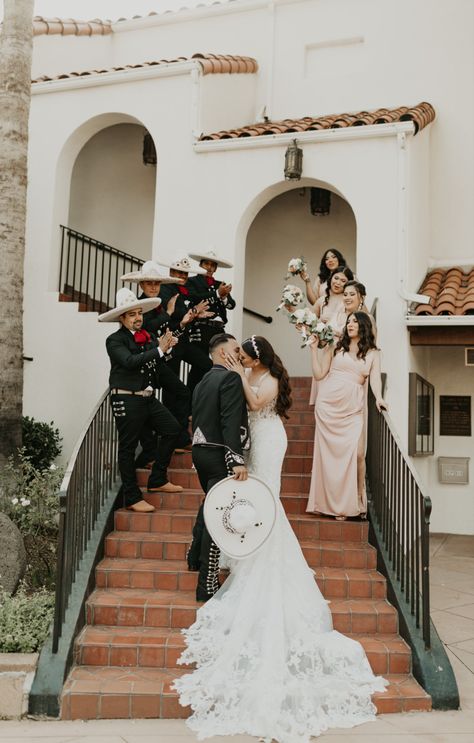 Ranchera Wedding Dresses, Mariachi Wedding Photos, Charra Wedding Dress, Charro Groomsmen Outfit, Mexican Tuxedo Wedding Ideas, Rancho Theme Wedding, Mexican Wedding Bridal Party, Vintage Mexican Wedding Photos, Wedding Venues Mexican Style