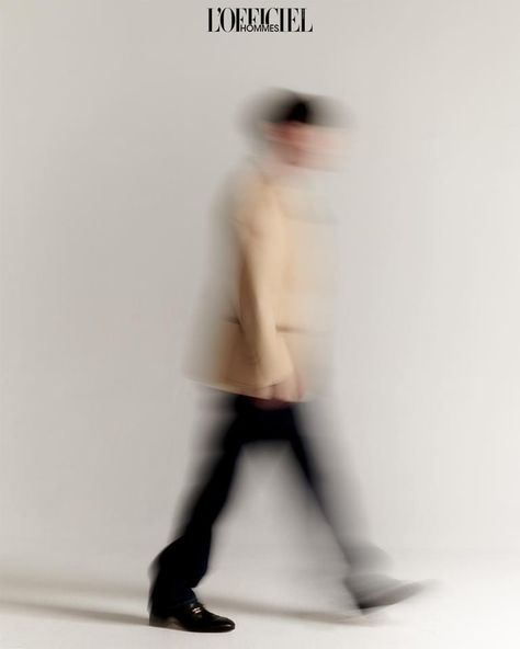 Movement Editorial Fashion, Moving People Photography, Movement Photography People, Photography Line Art, Blurry People Walking, Minimal Fashion Photography, Motion Blur Photography, Render People, Movement Photography