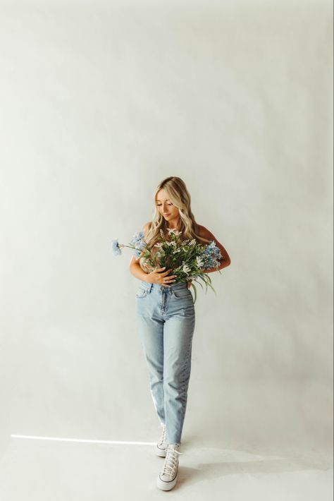 Self Esteem Photoshoot, Summer Photoshoot Studio, Flower In Pants Photoshoot Ideas, Flower Session Photo Ideas, Flower Photoshoot Creative Photography, Self Love Photoshoot Ideas Indoor, Fun Studio Photoshoot Ideas, Flower Studio Photoshoot, Flowers As A Shirt Photoshoot