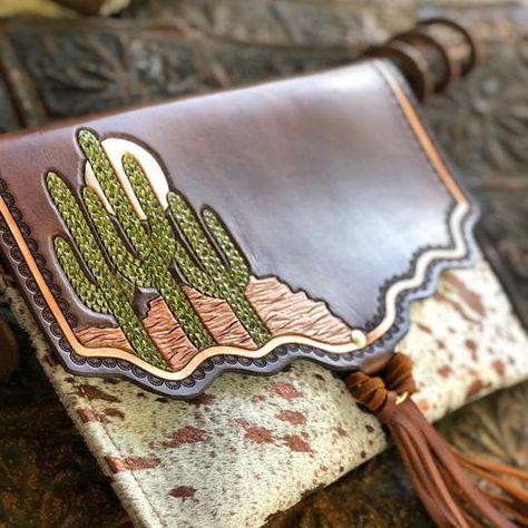 Leather Burning Ideas, Tooled Leather Ideas, Leather Ideas Handmade, Tooled Leather Art, Leather Burning, Handmade Leather Work, Leather Artist, Best Leather Wallet, Leather Working Patterns