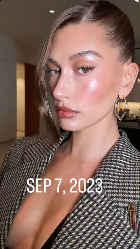 Hailey Baldwin Makeup, Bob Hairstyles Brunette, Hailey Bieber Wedding, Hailey Bieber Style, Hailey Baldwin Style, Neutral Makeup, Model Aesthetic, Beauty Guru, Hailey Baldwin