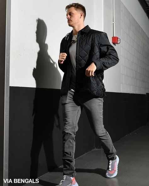 Joe Borrow Outfit, Joe Burrow Outfit, Football Bf, Joe Shiesty, Joe Borrow, Football Love, Joe Burrow, Joe Cool, Style Muse