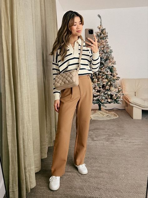 High Waisted Tailored Pants Outfit, Tan Trouser Pants Outfit, Light Brown Wide Leg Pants Outfit, Tan Tailored Pants Outfit, Camel Dress Pants Outfit, Fall Dress Pants Outfit, Tan Pants Winter Outfit, Camel Pants Outfit Casual, Tailored Trousers Outfit Casual