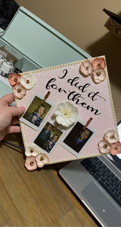 Diy Nursing Graduation Cap, Grad Cap Dedicated To Parents, Cap Decoration Graduation For Moms, Graduation Cap I Did It For Them, Nursing School Graduation Cap Mom, Mom I Did It Graduation Cap, I Did It For Her Graduation Cap, Early Graduate Cap Ideas, Dedication Graduation Cap Ideas