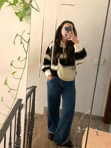 Uniqlo Bag Aesthetic, Uniqlo Moon Bag, Uniqlo Bag Outfit, Mini Bag Outfit, Uniqlo Bag, Winter Ootd, Mirror Shot, Shopping Wishlist, Ootd Winter