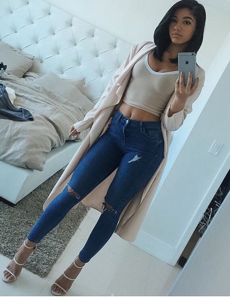 Simple Yovanna Ventura, Body Goals, Things To Wear, High Heels, Cute Outfits, Outfit Ideas, Mirror, Models, Instagram Photo