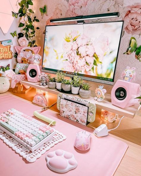 Monitor Stand Aesthetic, Fancy Keyboard, Cute Desk Organization, Gamer Desk, Desk Riser, Game Aesthetic, Setup Gamer, Gamer Room Decor, Monitor Riser