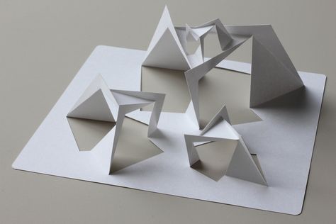 Yoshinobu Miyamoto — RES 101 B — Stone Garden with four RES units. Tilted hub and three angle arms. Fracture Architecture, Folding Architecture, Origami Architecture, Paper Architecture, Concept Models Architecture, Conceptual Architecture, Origami Paper Art, Architecture Model House, Architecture Model Making