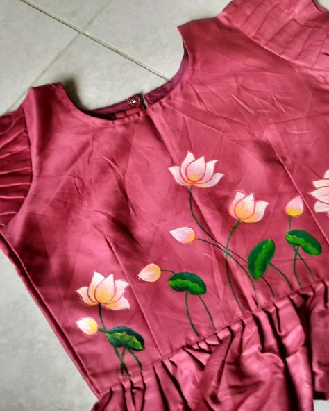 Mother Daughter Duo blouse for navaratri 💃 . . . Navaratri, fabric Painting, blouse, handpainted, handpainted blouse, navaratri outfits, Navratri chaniya choli, kids chaniya choli, painting, spread happiness, spread colors, urjart Fabric Painting Blouse, Navaratri Outfits, Navratri Chaniya Choli, Chaniya Choli, Fabric Painting, Mother Daughter, Hand Painted, Fabric, Quick Saves