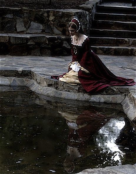 Looking At Water Reflection, Medieval Aesthetic, Tudor Era, Royalty Aesthetic, Water Pool, Fairytale Photography, Frog Prince, Fairytale Fantasy, Fantasy Aesthetic