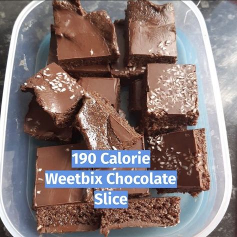 Healthy Chocolate Slice, Healthy Weetbix Slice, Healthy Afternoon Tea, Quick Slices Recipes, Healthy Weetbix Recipes, Weetbix Slices Recipes, Weetbix Recipes, Healthy Brekkie, Weetabix Recipes