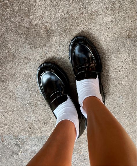 Black Loafers Shoes, Black Shoes With Socks, Black Loafers Emma Chamberlain, Black Dress With Shoes Outfit, Crown Vintage Sage Penny Loafer, Platforms With Socks, Black Loafers Aesthetic, Heels For School, Black Womens Loafers