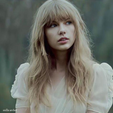 Taylor Swift Safe And Sound, 2023 Taylor Swift, Singer Aesthetic, Taylor Aesthetic, Video Icon, Taylor Pics, Sound Music, Safe And Sound, All About Taylor Swift