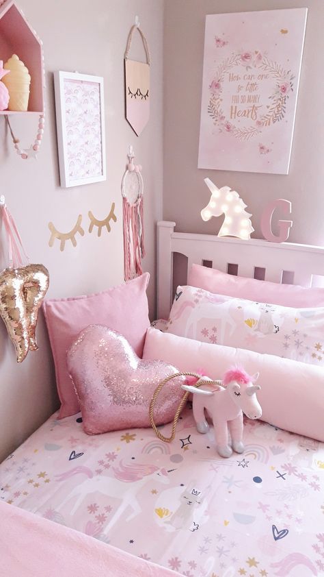 Unicorn Princess Room, Princess Unicorn Bedroom, Pink Unicorn Room Ideas, Classy Unicorn Bedroom, Pink Bedroom Decor Ideas, Unicorn Bed, Pink And Purple Unicorn Room, Girls Bedroom Storage, Bedroom For Girls Kids