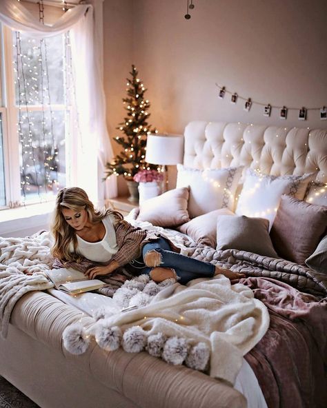 Tumblr Bedroom Ideas on Instagram: “Marry Christmas💋💋🎄🎉❤ - -…” Design Ložnic, Winter Styles, Versace Home, Country Houses, Christmas Bedroom, Apartment Decorating, Simple Bedroom, Remodel Bedroom, Dream Rooms