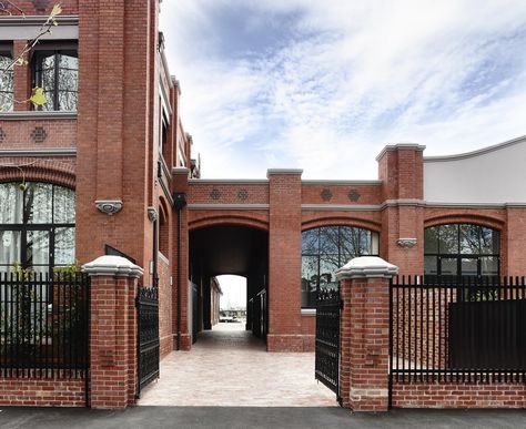 Wertheim Factory Conversion  / Kerstin Thompson Architects Factory Home Conversion, Factory Design Exterior, Old Factory Renovation, Factory Conversion, Converted Factory, Warehouse Renovation, Factory House, Warehouse Apartment, Converted Warehouse