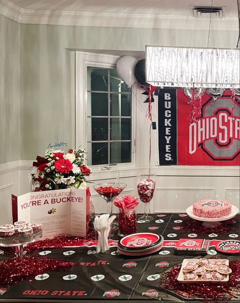 Ohio State Party Decorations, Ohio State Party, Ohio State Graduation Party Ideas, College Football Season, College Bedding, 50th Party, Ohio State Football, Desk Setup, Graduation Party Decor