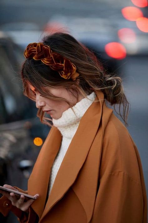 How To Wear Headbands, Easy Work Hairstyles, Trendy We Fryzurach, Paris Fashion Week Street Style, Work Hairstyles, Autumn Street Style, Popular Hairstyles, Fashion Week Street Style, Mode Inspiration