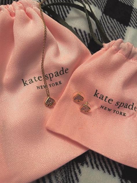 Kate Spade Aesthetic, Earrings Studs Gold, Designer Earrings Studs, Spade Necklace, Kate Spade Jewelry Necklace, Kate Spade Necklace, Perfume Box, Spade Earrings, Earrings And Necklace Set