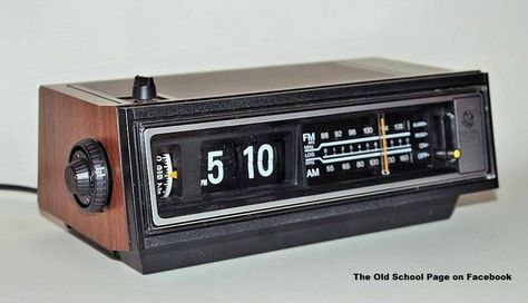 This was my alarm clock - with the "flipping numbers" Memory Museum, Teenage Memories, Clocks Back, Nostalgic Memories, Clock Radio, Retro Stuff, Retro Clock, Radio Alarm Clock, Radio Clock