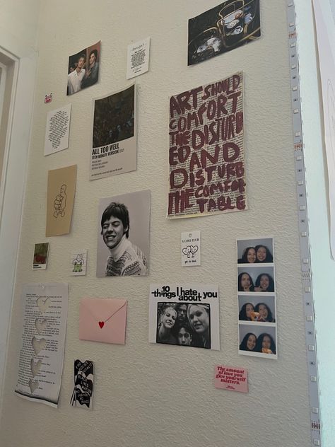 harry styles | room inspiration | aesthetic | collage | photo collage | photobooth photo | wall art Booth Wall Ideas, Harry Styles Room, Indie Room Inspo, Room Inspo Aesthetic, Room Inspiration Aesthetic, Photo Booth Wall, Easy Room Decor, Room Ideas Aesthetic, Framed Photo Collage