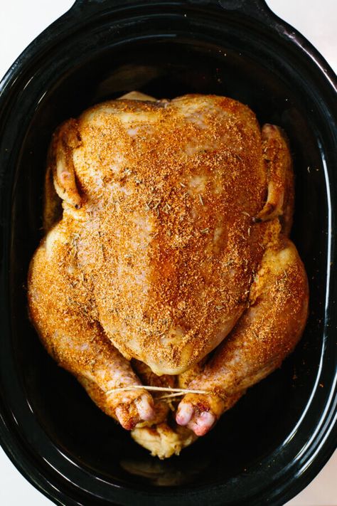 Roast Chicken Crock Pot, Crockpot Whole Chicken Recipes, Crockpot Whole Chicken, Crockpot Rotisserie Chicken, Crockpot Ribs, Easy Slow Cooker Chicken, Whole Chicken Recipes, Crockpot Roast, Seasoned Chicken