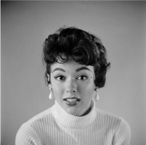 Young Rita Moreno Puerto Rican 🇵🇷singer actress dancer. Puerto Rican Actresses, Rita Moreno, The Muppet Show, Birthday Shoot, West Side Story, Marlon Brando, Hollywood Walk Of Fame, Movie Star, Life Magazine