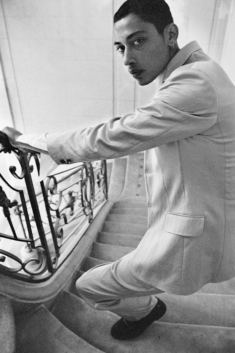 Man walking down a staircase Max Fieschi, Staircase Photoshoot, Editorial Shoot, Apartment Style, Fashion Shoot, Set Design, Editorial Photography, Fashion Photo, Male Model