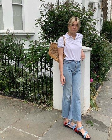 Teva Outfits, Camille Charriere Style, Teva Sandals Outfit, Style Chic Parisien, Camille Charriere, Lime Green Dress, Polo Shirt Outfits, Leandra Medine, Parisian Chic Style