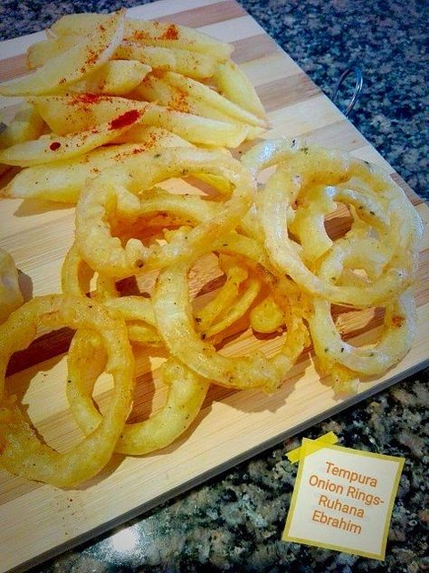 Tempura Onion Rings recipe by Ruhana Ebrahim Tempura Onion Rings, Union Rings, Onion Rings Recipe, Dessert Chef, Tempura Batter, Side Dishes Recipes, Starters Recipes, Food Categories, Fried Onions