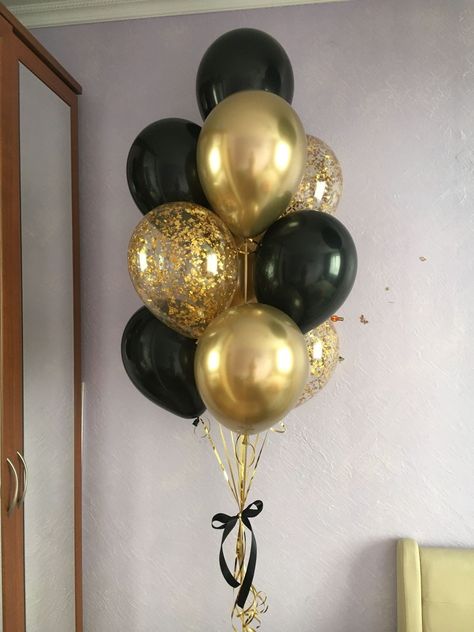 Black Balloon Aesthetic, Simple Black And Gold Birthday Decor, Gold And Black Balloons Decoration, Baloons Idea For Birthday, Black And Gold Balloon Decorations, Black And Gold Birthday Party Ideas, Balloons Black And Gold, Gold And Black Balloons, Balloon Decorations Graduation