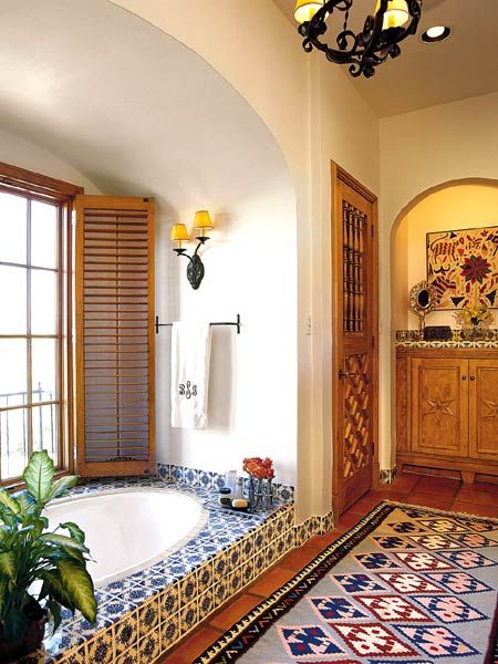 patterns Spanish Style Bathrooms, Spanish Bathroom, Hacienda Style Homes, Spanish Decor, Mexican Home Decor, Bad Inspiration, Mexican Home, Spanish Style Home, Dekorasi Kamar Tidur