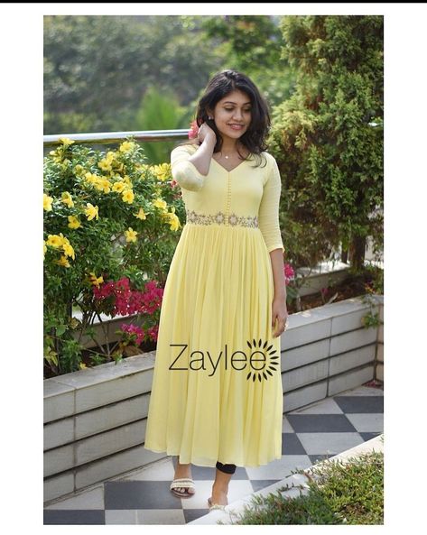 Pleated Anarkali Dress, Umbrella Dress Indian Pattern, Pleated Kurti, Summer Frock Designs, New Dress Pattern, Frock Designs, Designer Anarkali Dresses, Churidar Designs, Anarkali Dress Pattern