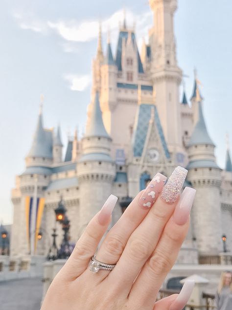 Disney Inspo Acrylic Nails, Disney Nails Acrylic Christmas, Disney Rhinestone Nails, Nail Ideas Disney Simple, Nail Art Designs Disney Simple, Disney Nails Elegant, Disney Nail Designs Acrylic Simple, Nail Ideas For Disneyland, Fancy Disney Nails