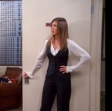 Jennifer Aniston Business Outfits, Work Outfits Women Stylish, Rachel Green Last Episode Outfit, Friends Work Outfits, Work Outfits Rachel Green, Rachel Office Outfit, Rachel Friends Work Outfits, Rachel Green Office Look, Rachel Green Formal Outfits