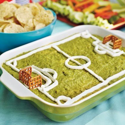 Soccer Party Food, World Cup Party, Soccer Snacks, Kids Birthday Party Food, Guacamole Dip, Soccer Birthday Parties, Sports Food, Soccer Birthday, Soccer Party