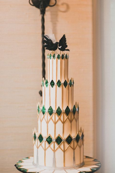 Art Deco Wedding Cake, Art Deco Cake, Gatsby Wedding Theme, Catholic Churches, Green Cake, Great Gatsby Wedding, 1920s Wedding, Wedding Cakes With Cupcakes, Emerald Wedding