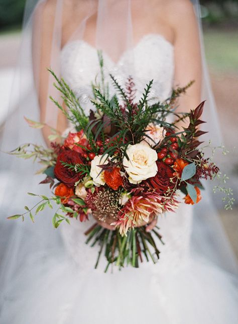 wedding bouquet Wedding Bouquets Autumn, Red And Orange Wedding, Wedding Colors Fall, Fall Groom, Burnt Orange Wedding, Fall Wedding Bouquet, Cake Bouquet, Autumn Bouquet, Fall Bouquet