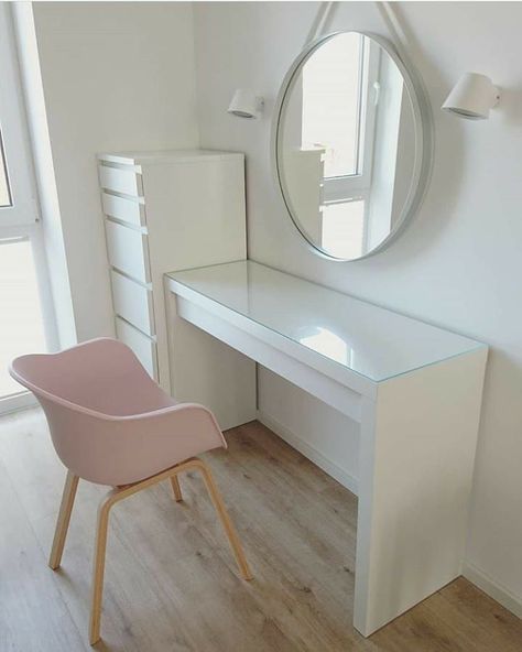 Dressing Room Decor, Hiasan Bilik Tidur, Makeup Room Decor, Bedroom Decor For Teen Girls, Study Room Decor, Redecorate Bedroom, Cozy Room Decor, Teen Bedroom Decor, Girl Bedroom Decor