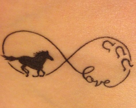 Infinity horse love tattoo Tennessee Walking Horse Tattoo, Equine Tattoo, Small Horse Tattoo, Horse Shoe Tattoo, Horse Tattoo Design, Cowgirl Tattoos, Country Tattoos, Tattoos Infinity, Western Tattoos