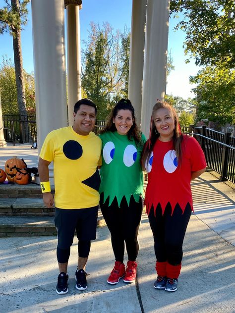 DIY PACMAN COSTUMES Diy Game Costumes, Game Characters Costume, Dress Like A Video Game Character, Video Game Theme Halloween Costumes, Family Pacman Costumes, Packman And Ghosts Costume, Diy Pacman Ghost Costume, Game Character Costumes Diy, Diy Ms Pacman Costume