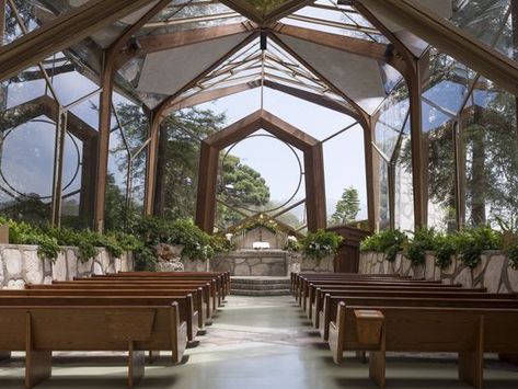 Wayfarers Chapel, Inexpensive Wedding Venues, Frank Lloyd, Frank Lloyd Wright, Chapel Wedding, Lloyd Wright, Place Of Worship, Built Environment, Architectural Digest