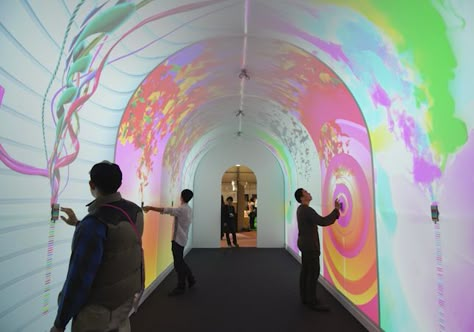 TOKYO DESIGN WEEK 2011 - Smartphone Installation - Docomo Palette UI - Core77 Interactive Led Wall, Interactive Art Gallery, Digital Interactive Wall, Colorful Installation, Digital Art Installation, Event Installation, Projection Installation, Immersive Exhibition, Smartphone Art